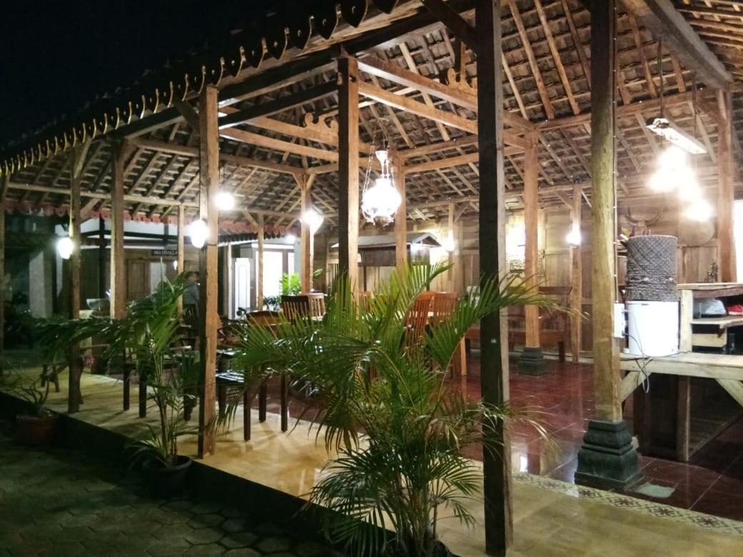 Diaga Grha Hotel Yogyakarta Exterior foto